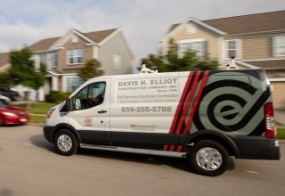 ELLIOT-Services-hiring-electrician